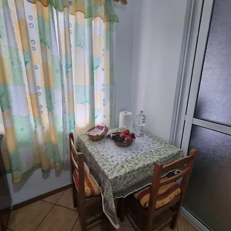 Elisabeta Cozy